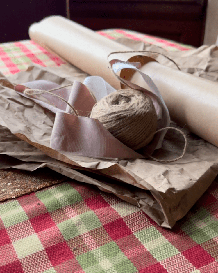 Eco-Friendly, Plastic-Free Christmas Decor & Gifts: Beautiful Ideas From Reclaimed Items & Nature