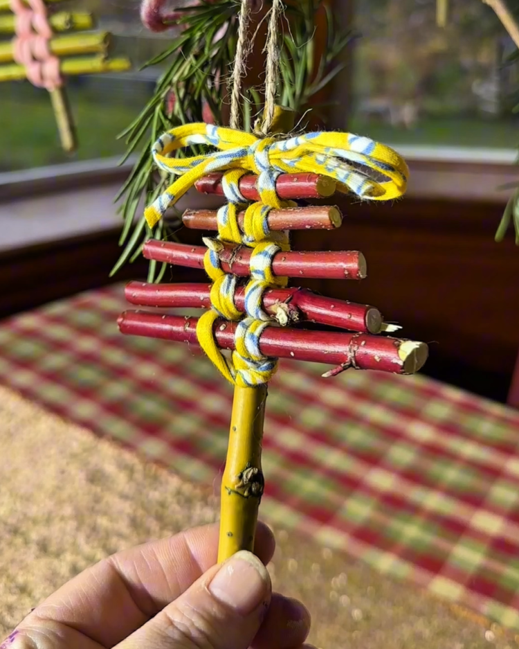 Eco-Friendly, Plastic-Free Christmas Decor & Gifts: Beautiful Ideas From Reclaimed Items & Nature