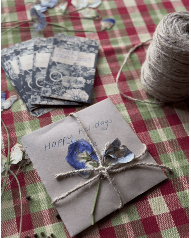 Eco-Friendly, Plastic-Free Christmas Decor & Gifts: Beautiful Ideas From Reclaimed Items & Nature